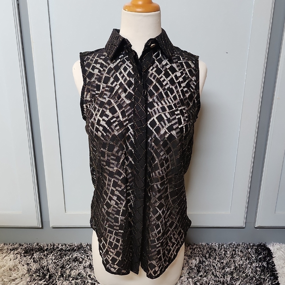 Worthington Black Sleeveless Graphic Blouse